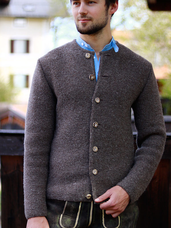 eichermueller-trachten-herren-strickjacke-braun-03